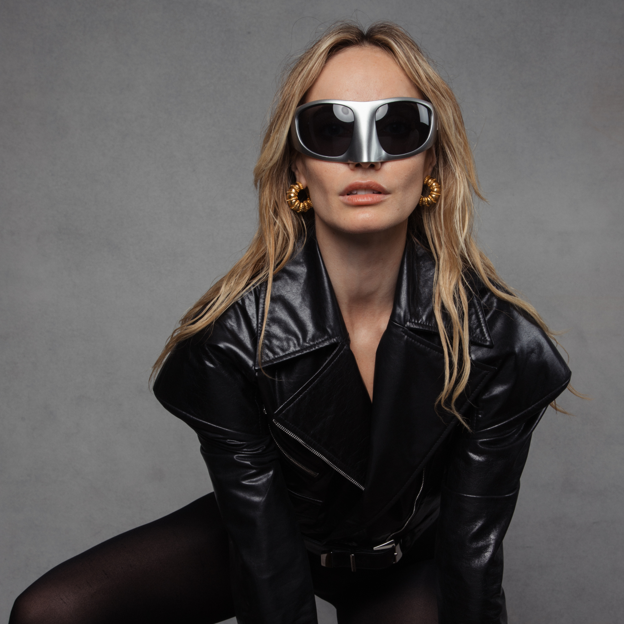 The Mask Sunglasses in Silver | LINDA FARROW – LINDA FARROW